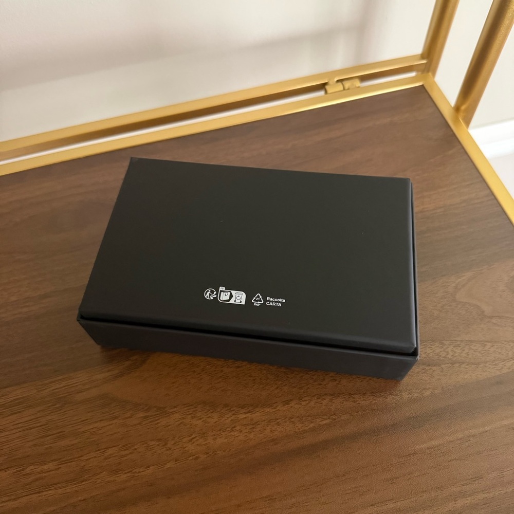 Chanel Small Box with Ribbon - Picture 4 of 5